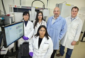 JBEI researchers studying Cg1 switchgrass included (foreground) Seema Singh, (from left) Chenlin Li, Lan Sun, Blake Simmons and Dean Dibble. (Photo by Roy Kaltschmidt, Berkeley Lab)