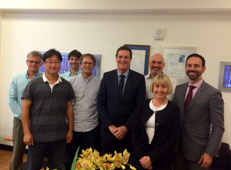 news: Queensland Minister for State Development Visits JBEI