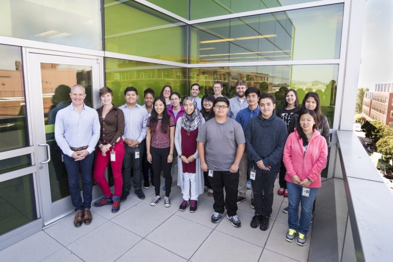 High school students from 2016 internship program pose with JBEI CEO Jay Keasling